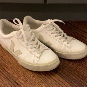 Veja Campo Sneakers. Size 9.